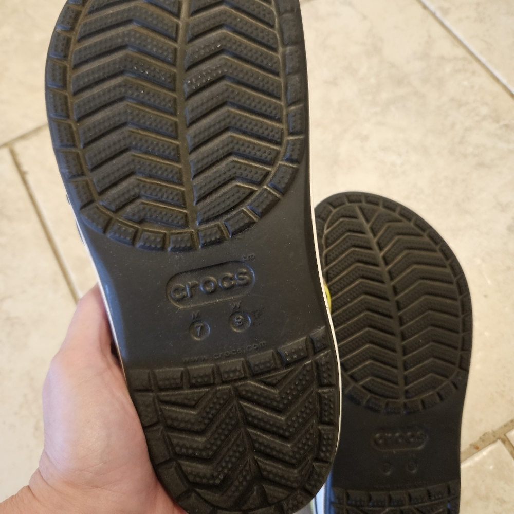 Crocs Camo Clogs - Green and Black - Picture 2 of 3